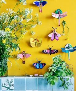 Studio Roof Pink Bee 3 D Model Kit